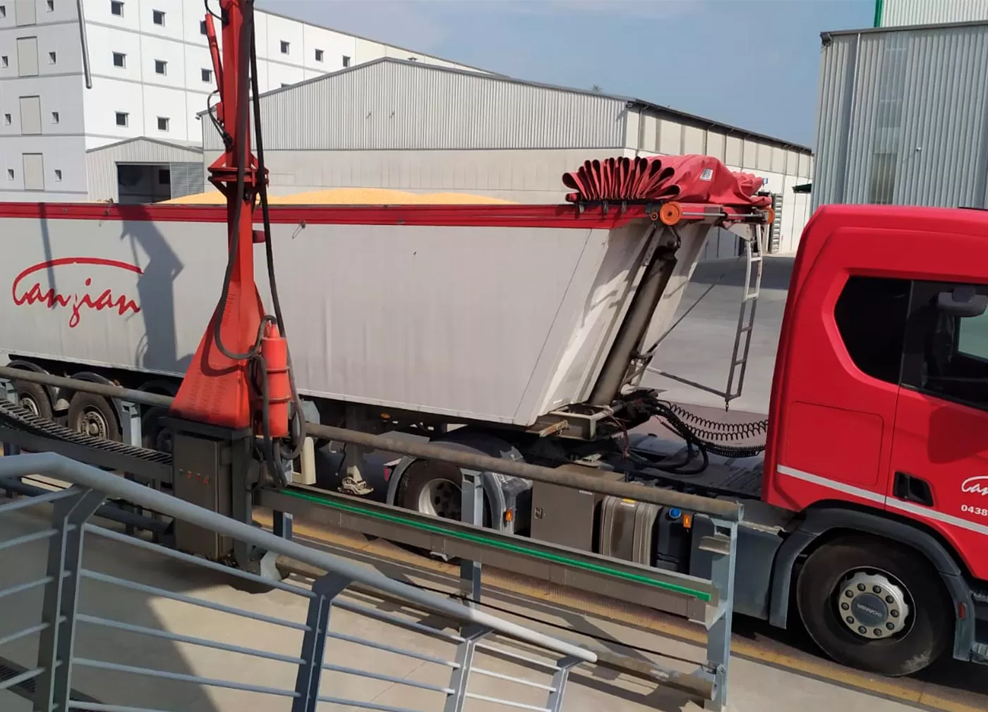 Logistica Canzian Servizo trasporti diversi cereali e mangime animale